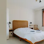 Prachtig, Rustig En Ruim Vlakbij Zee Апартаменты