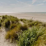 Prachtig, Rustig En Ruim Vlakbij Zee Апартаменты Коксейде