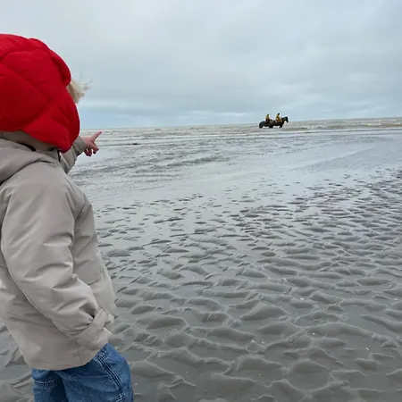 Prachtig, Rustig En Ruim Vlakbij Zee Апартаменты